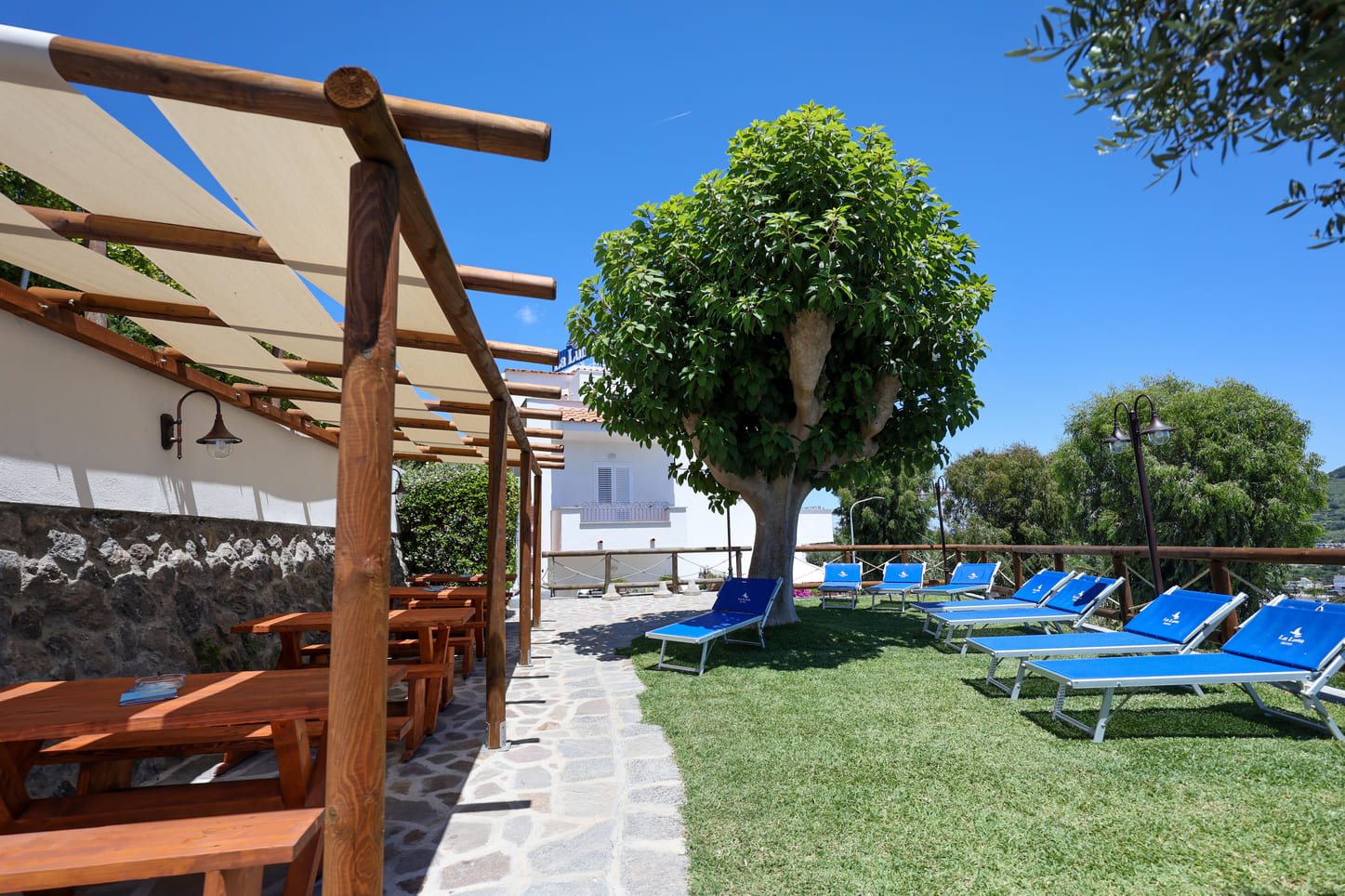 Esterni e piscina (15)