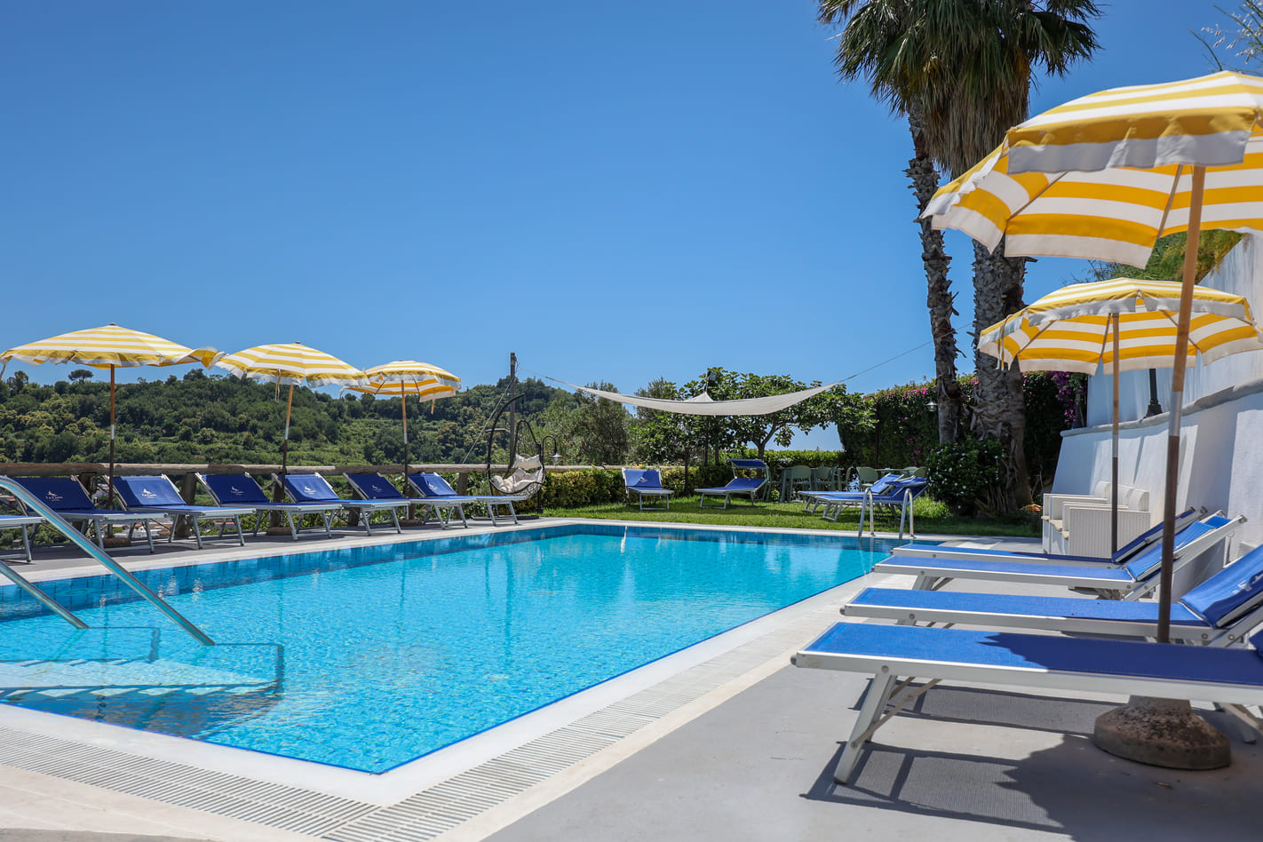 Esterni e piscina (18)